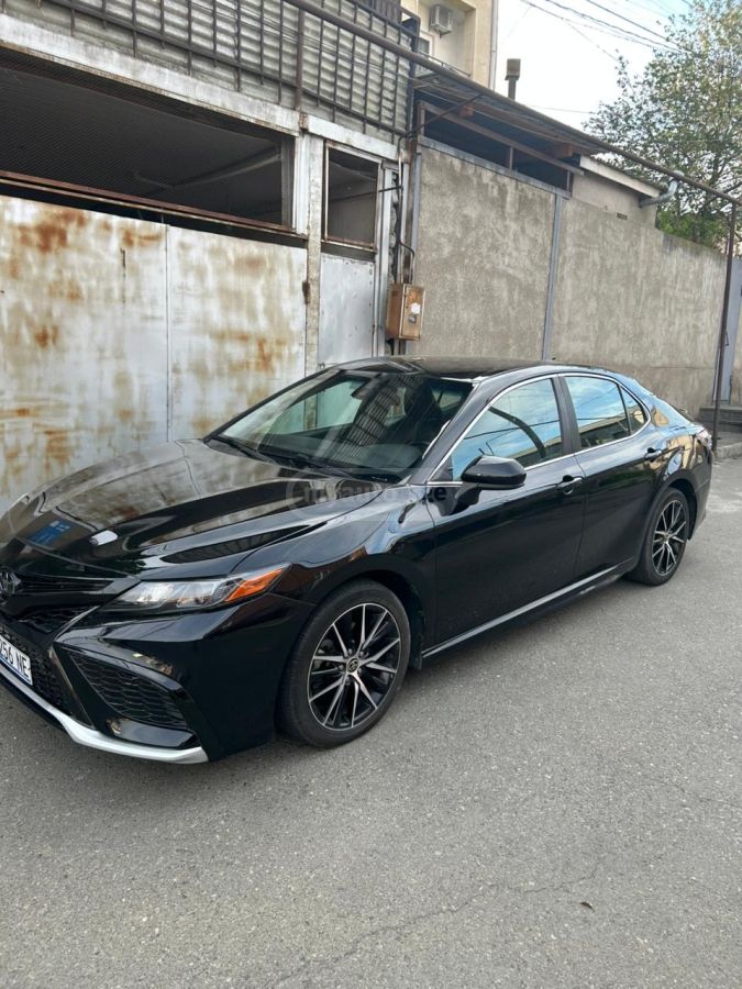 Toyota Camry - фото 2