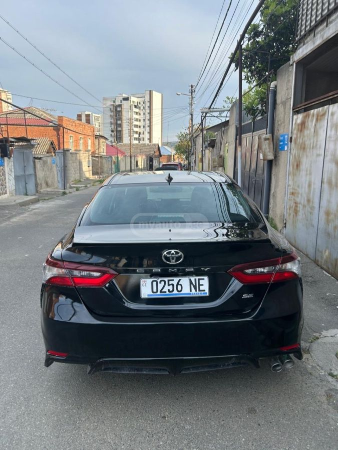 Toyota Camry - фото 3