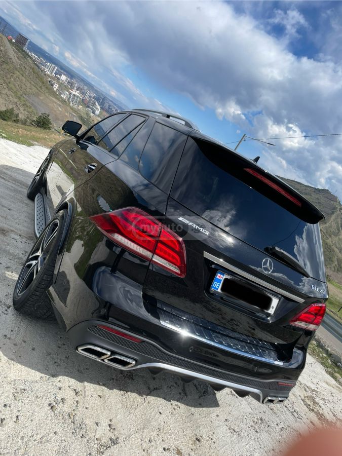 Mercedes-Benz GLE 43 AMG - фото 2