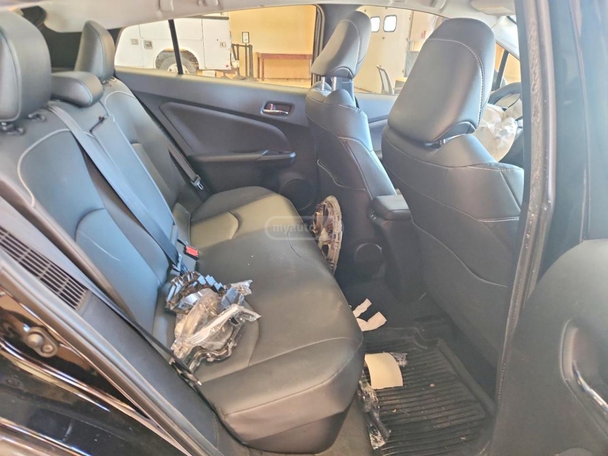 Toyota Prius Prime XLE 5dr Hatchback CVT 2021 — миниатюра 10