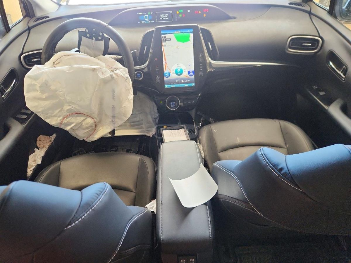 Toyota Prius Prime XLE 5dr Hatchback CVT 2021 — миниатюра 8