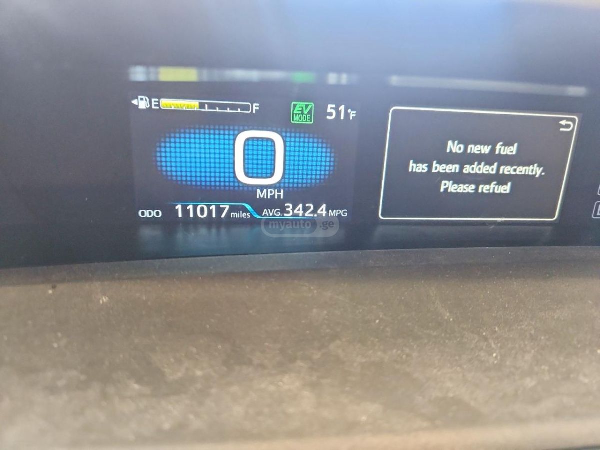 Toyota Prius Prime XLE 5dr Hatchback CVT 2021 — миниатюра 9