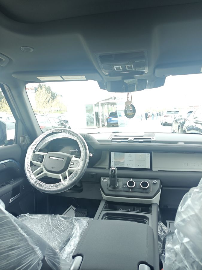 Land Rover Defender 110 S P300 2023 — миниатюра 10