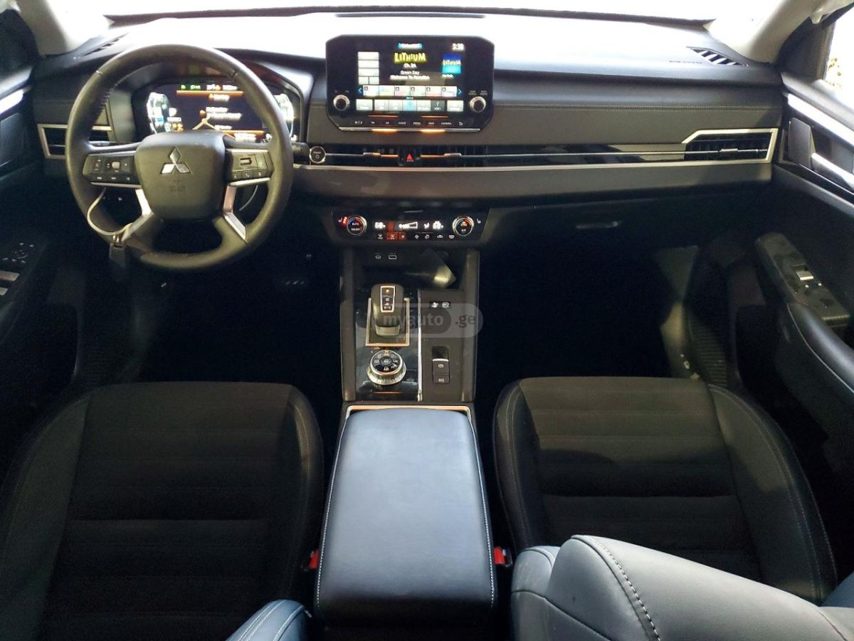 Mitsubishi Outlander 2025 — миниатюра 6