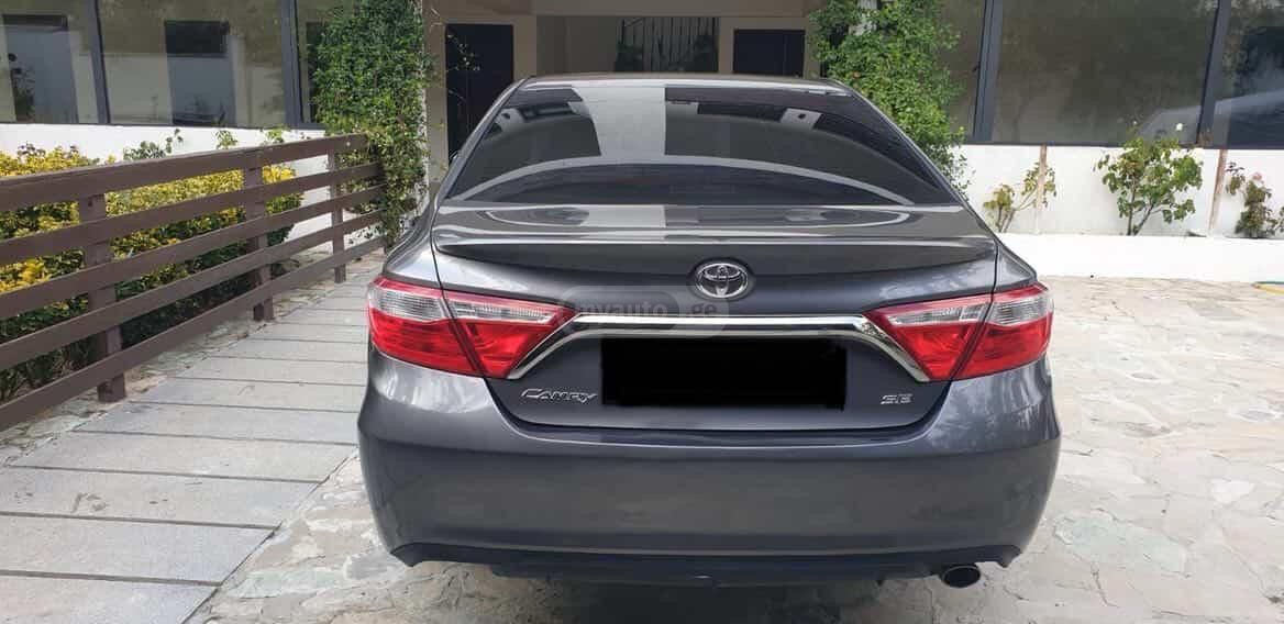 Toyota Camry - фото 3