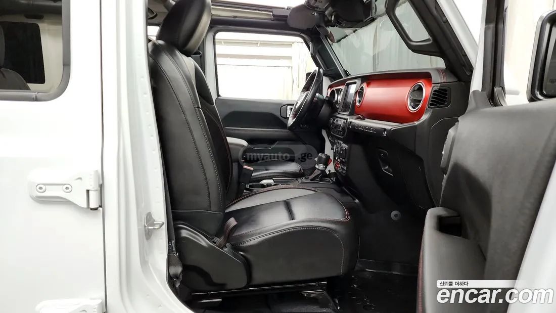 Jeep Wrangler - фото 11