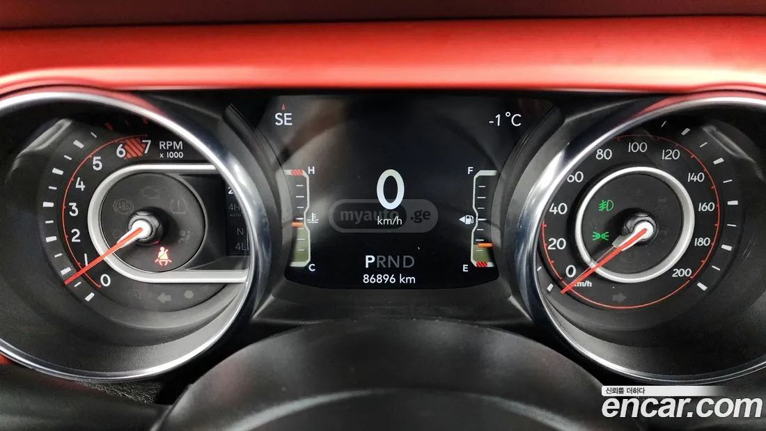 Jeep Wrangler - фото 8