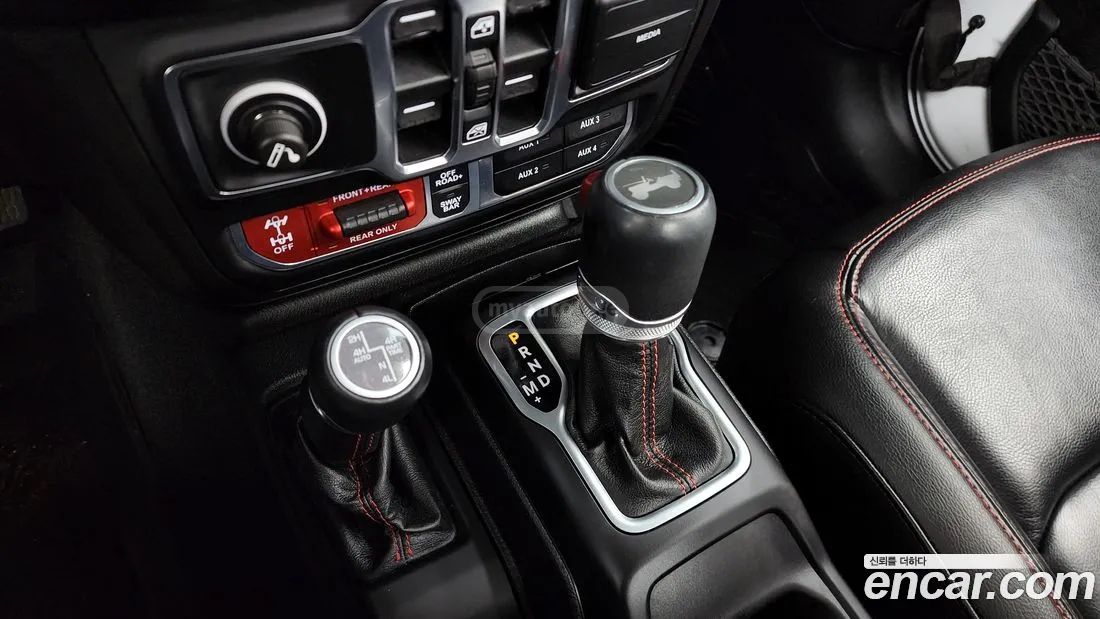 Jeep Wrangler - фото 9