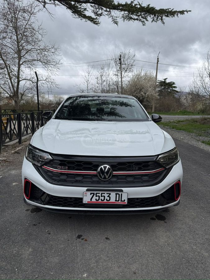 Volkswagen Jetta - фото 1