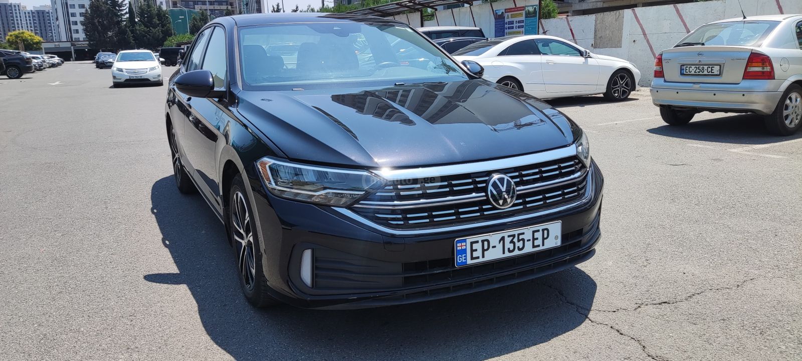 Volkswagen Jetta - фото 1