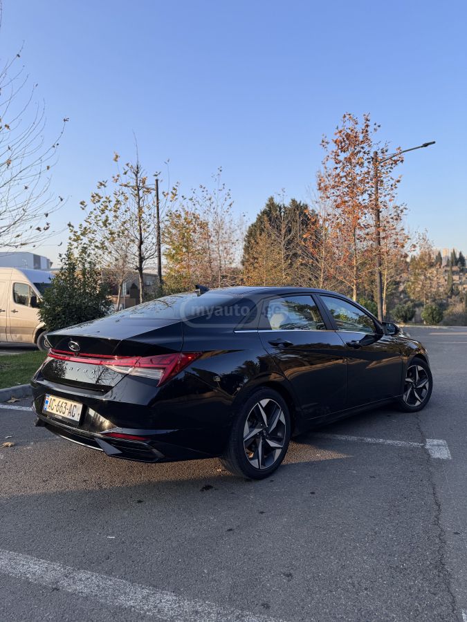 Hyundai Elantra - фото 7