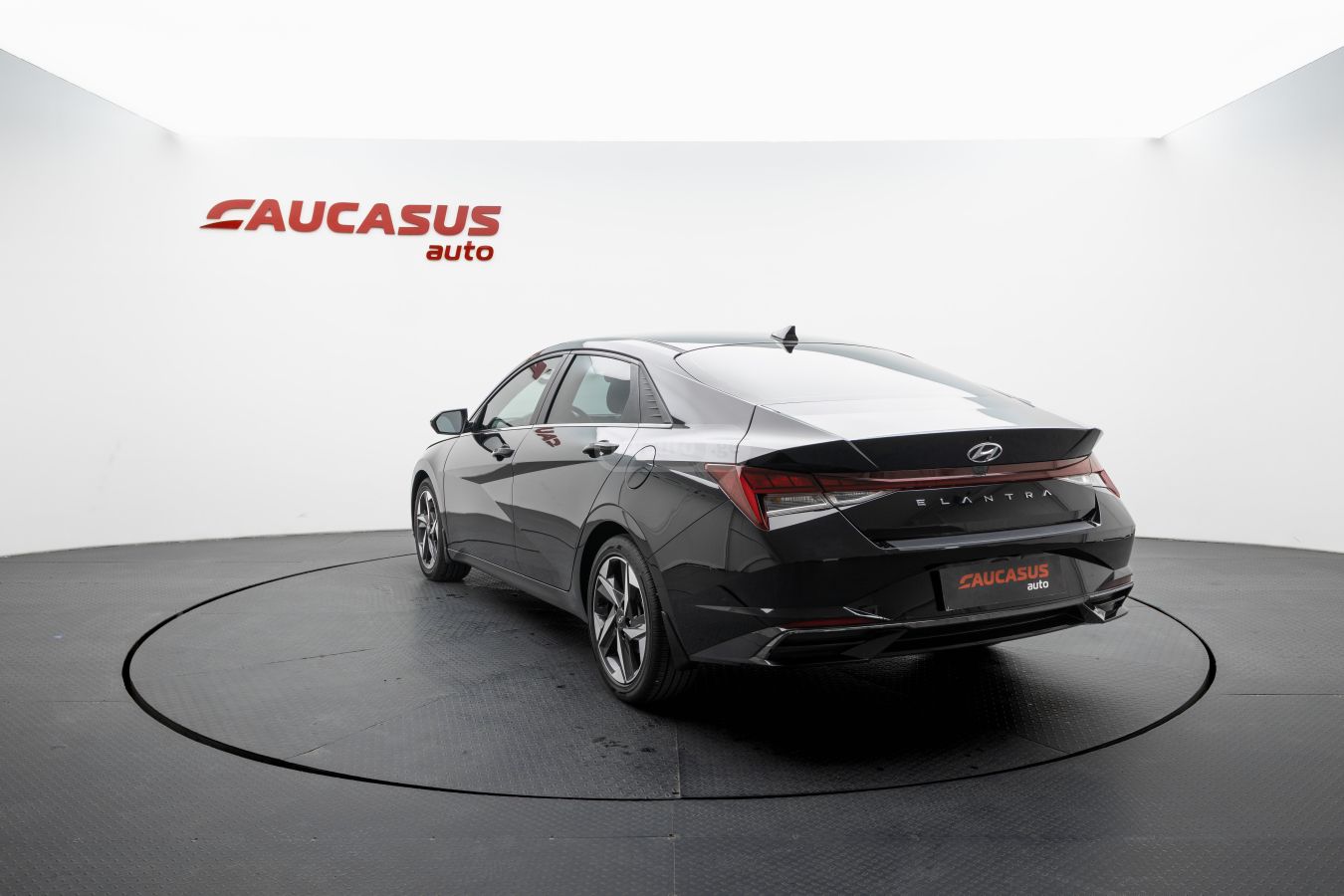 Hyundai Elantra - фото 6
