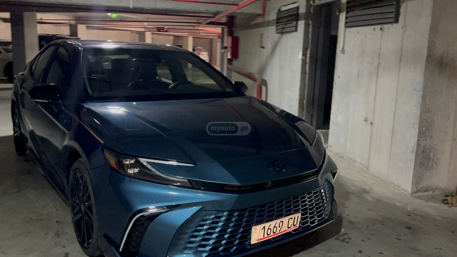 Toyota Camry - фото 6