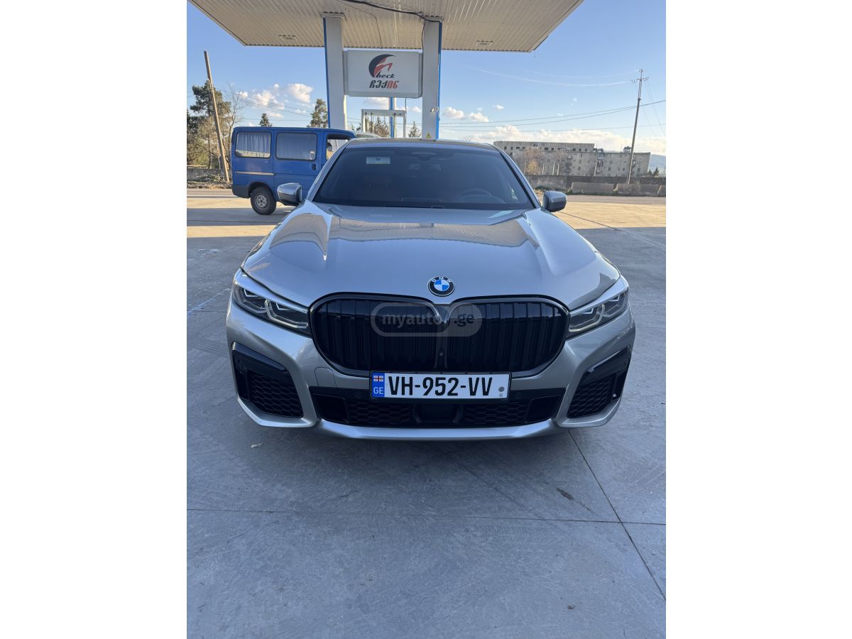 BMW 740 - фото 1