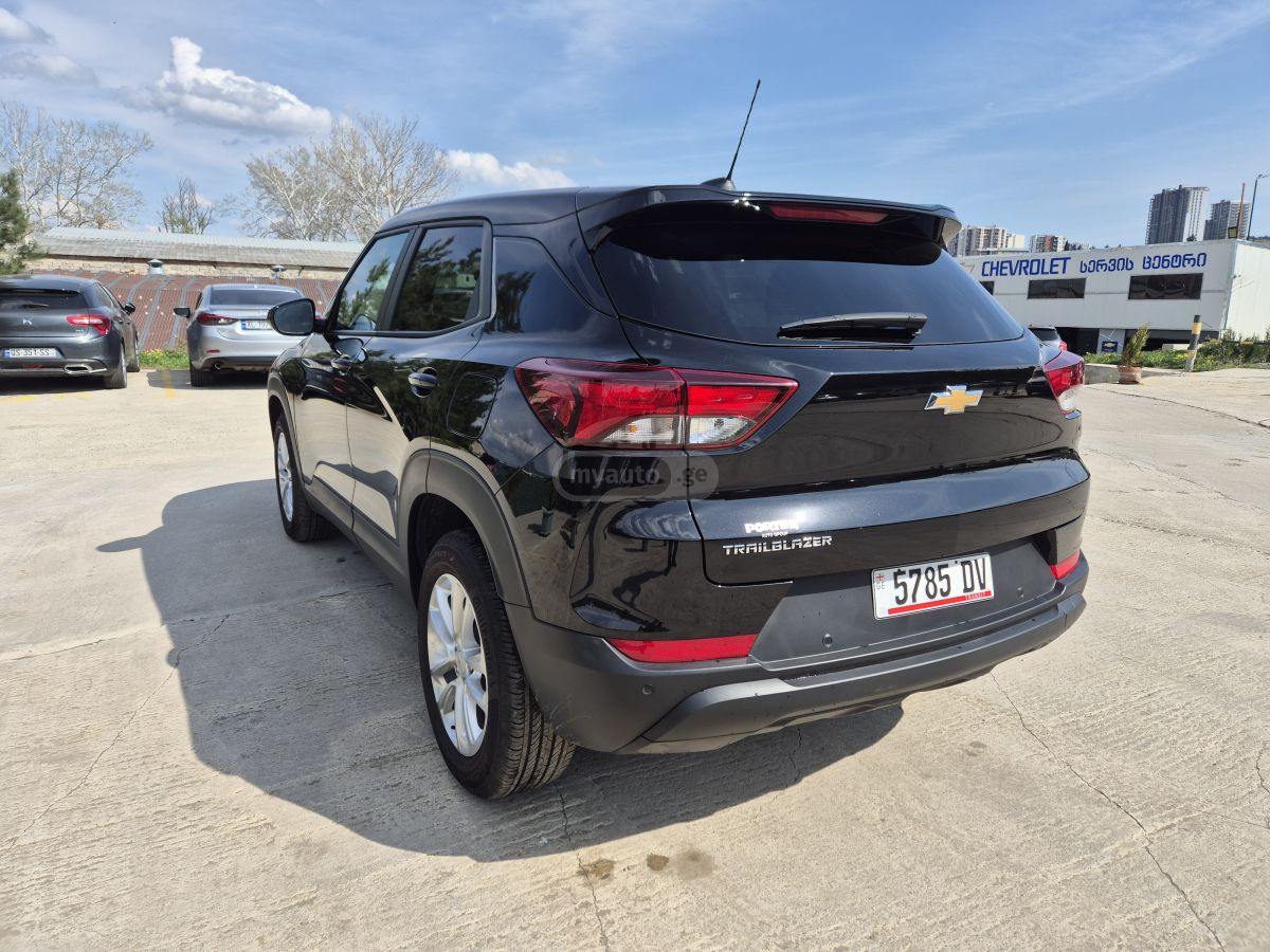 Chevrolet Trailblazer - фото 1