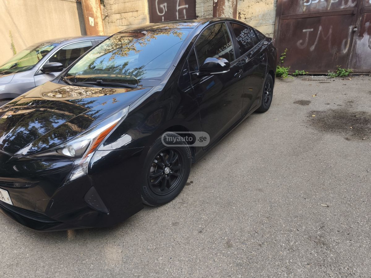 Toyota Prius - фото 3