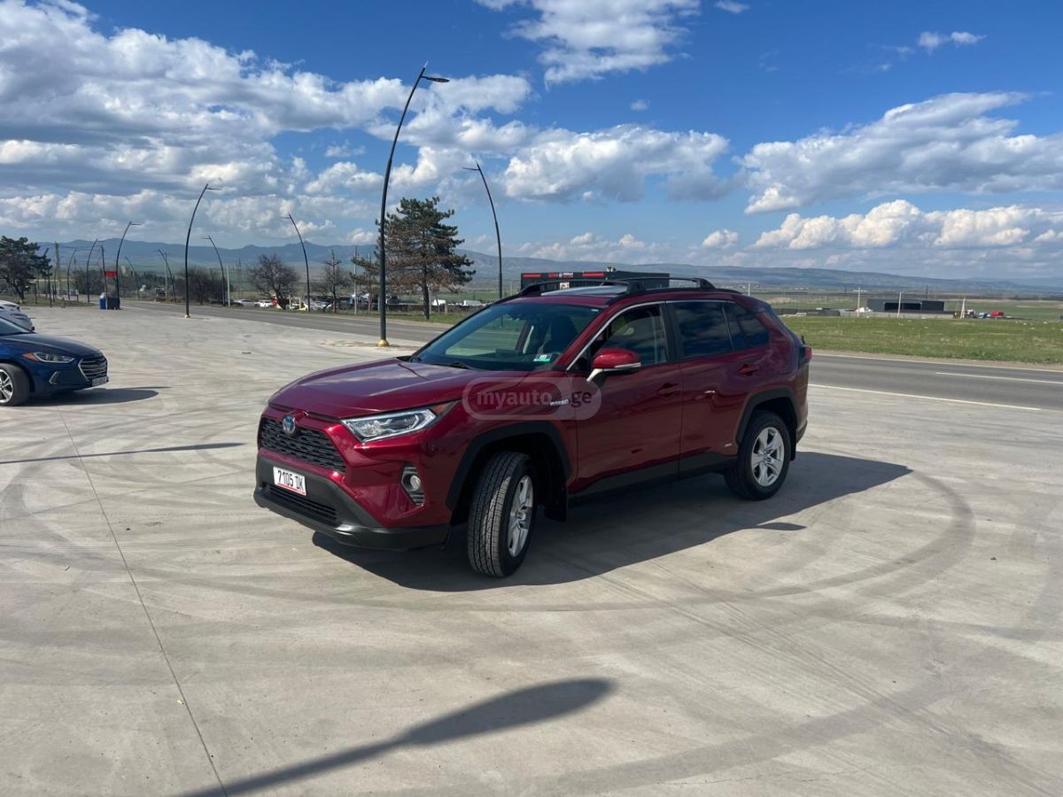 Toyota RAV 4 - фото 1