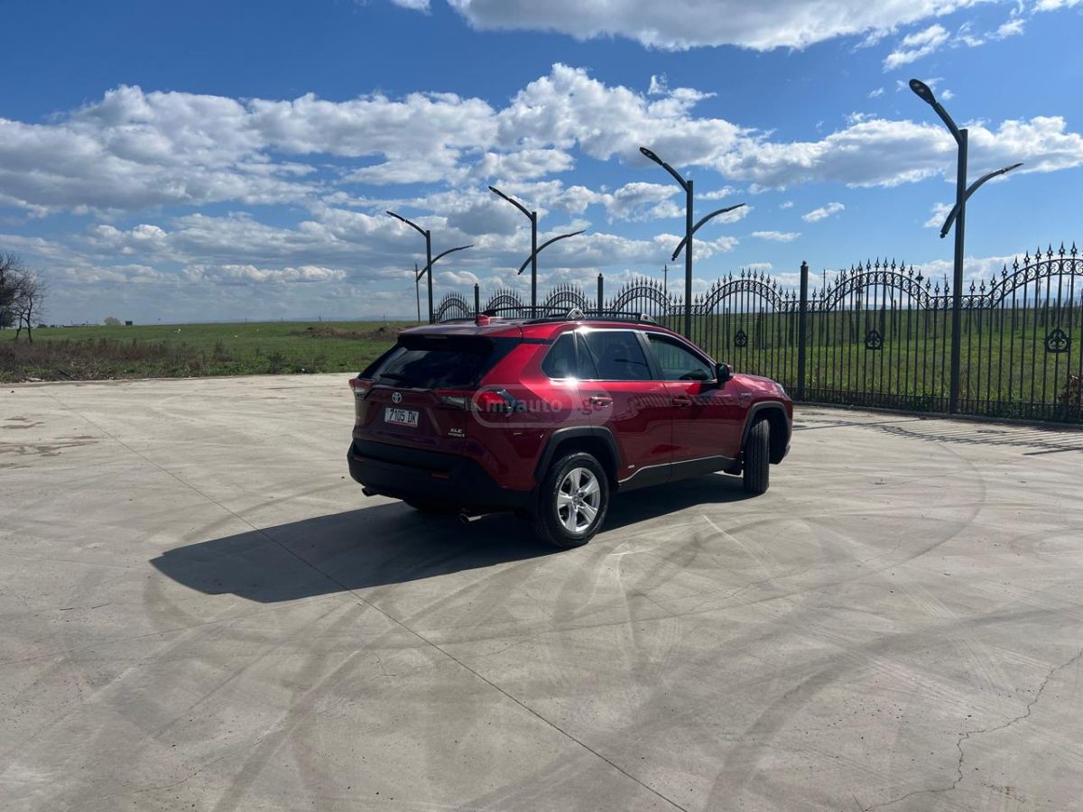 Toyota RAV 4 - фото 4