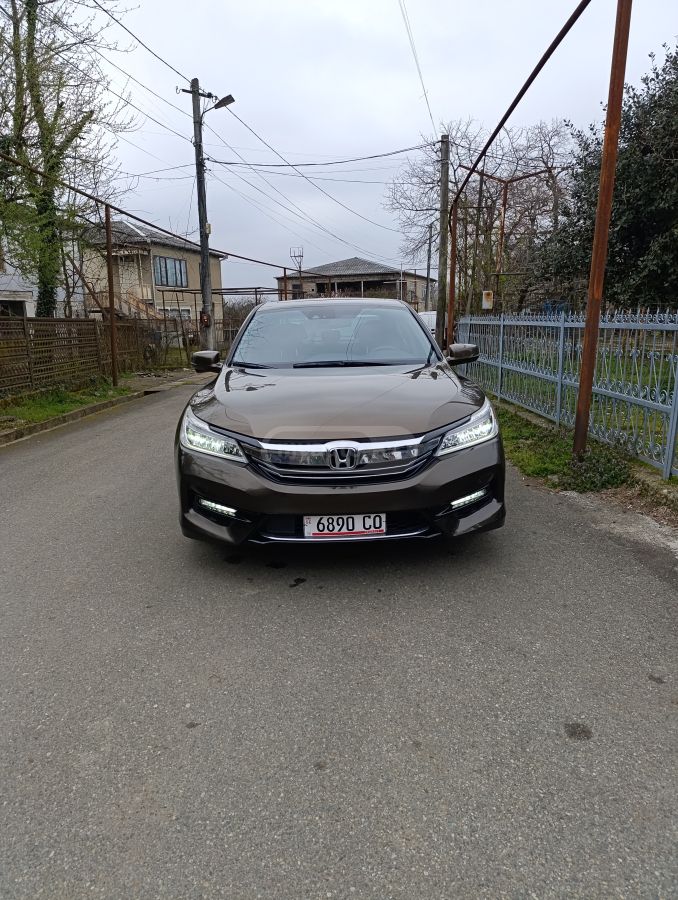 Honda Accord - фото 1