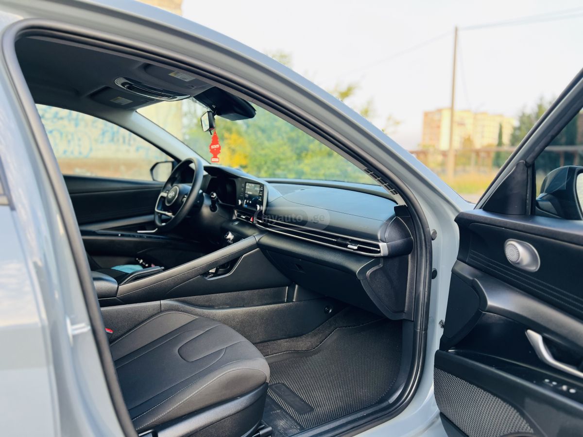 Hyundai Elantra - фото 10