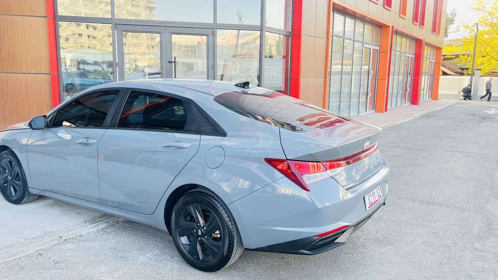 Hyundai Elantra - фото 2