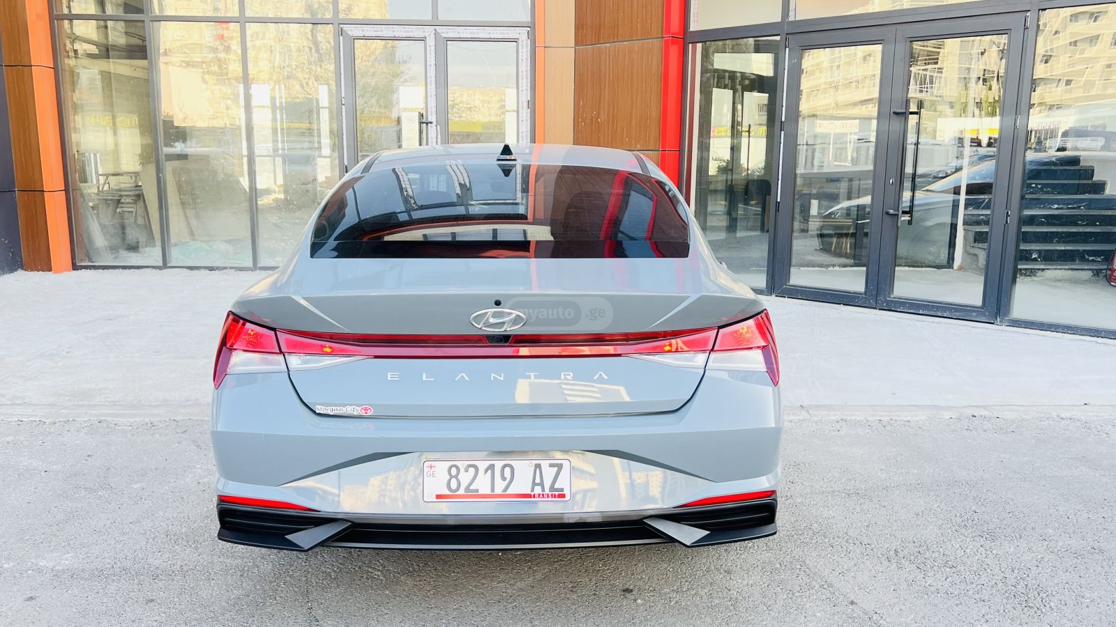 Hyundai Elantra - фото 3