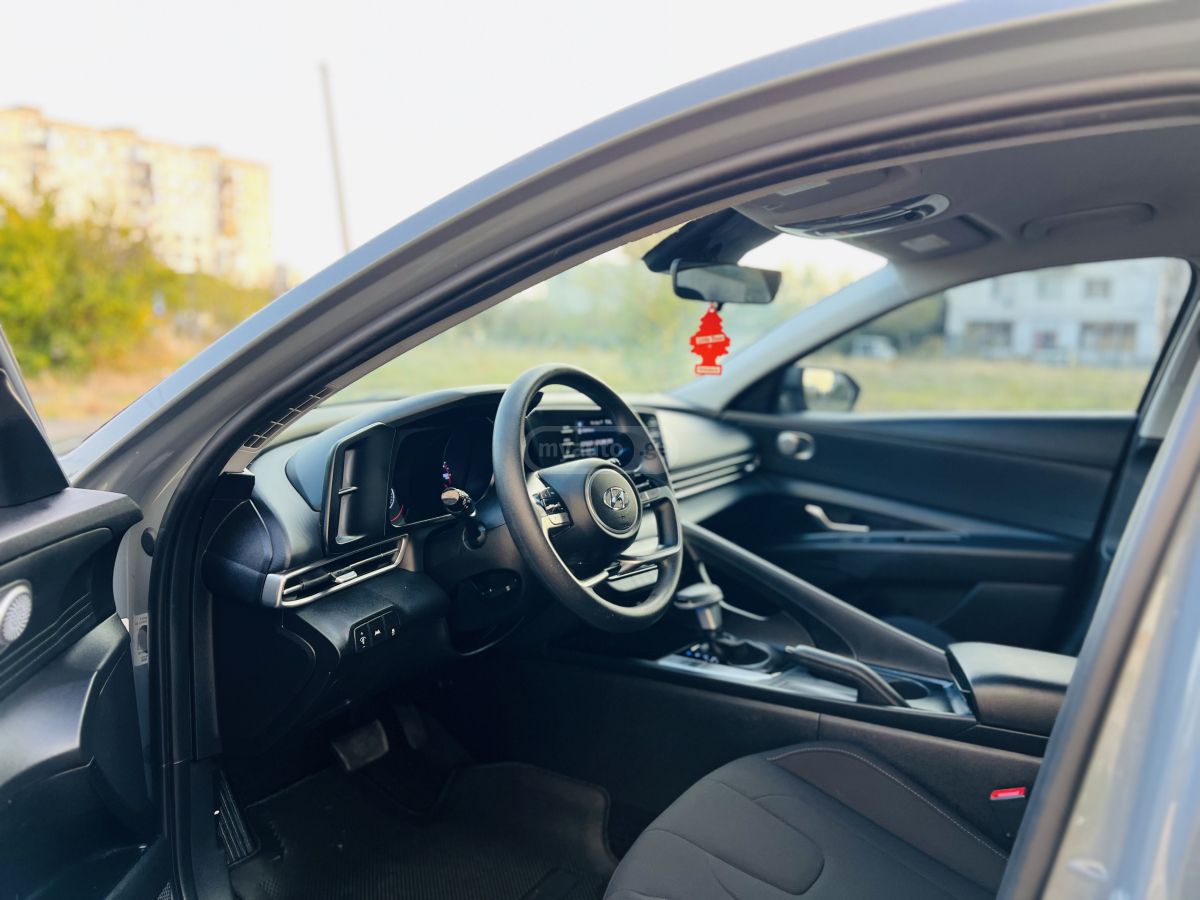 Hyundai Elantra - фото 9