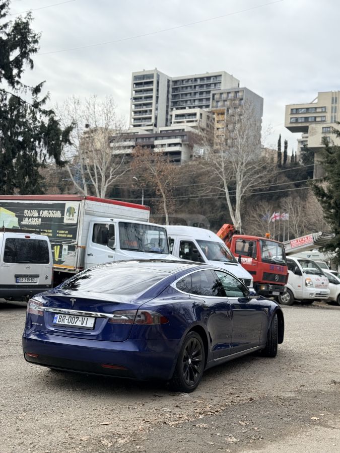 Tesla Model S - фото 3