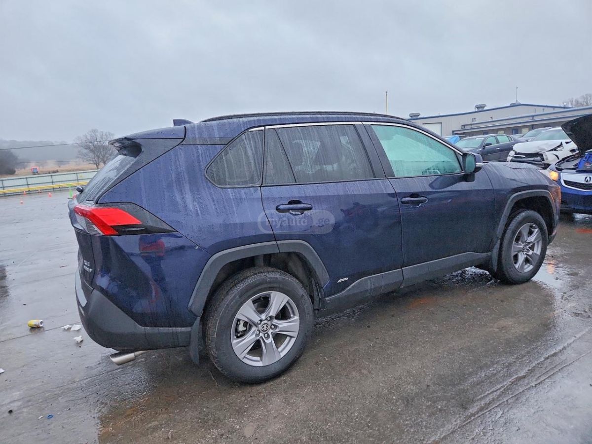 Toyota RAV 4 - фото 3