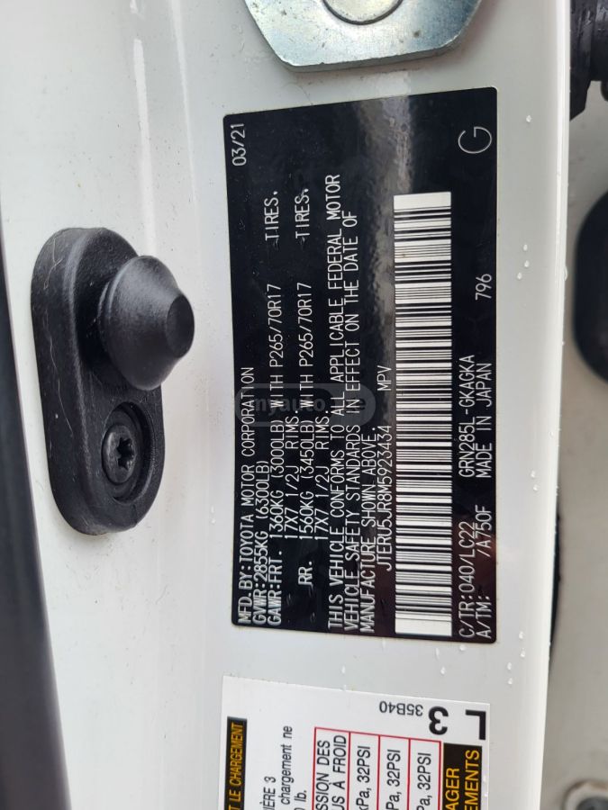 Toyota TRD Off Road Premium 4dr 4x4 A — миниатюра 12