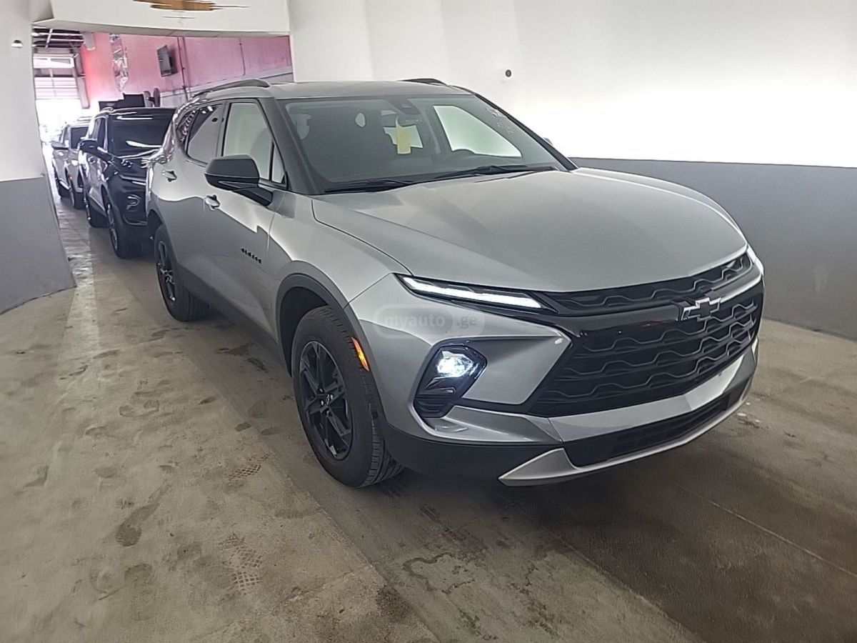 Chevrolet Blazer - фото 1