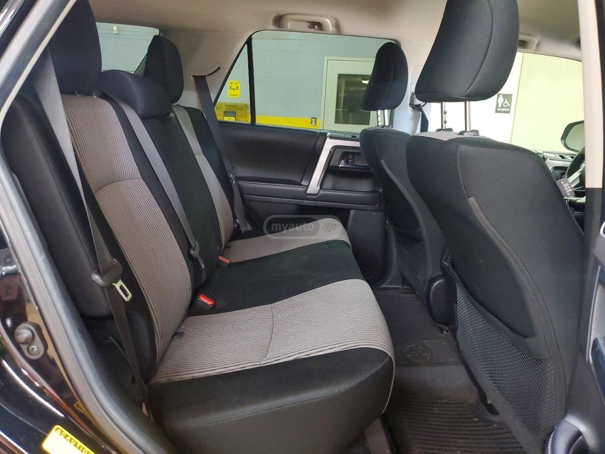 Toyota 4 Runner - фото 11