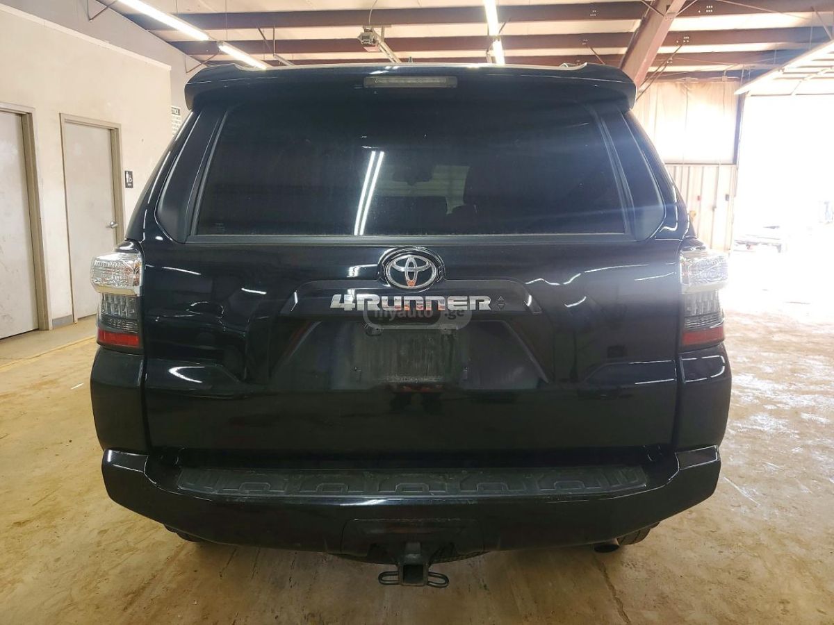 Toyota 4 Runner - фото 6