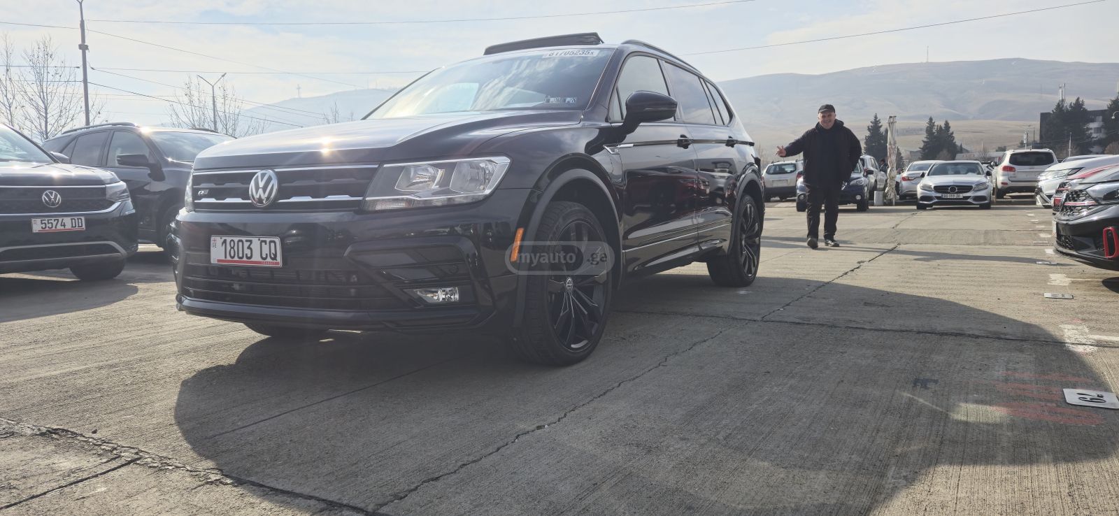 Volkswagen Tiguan - фото 2