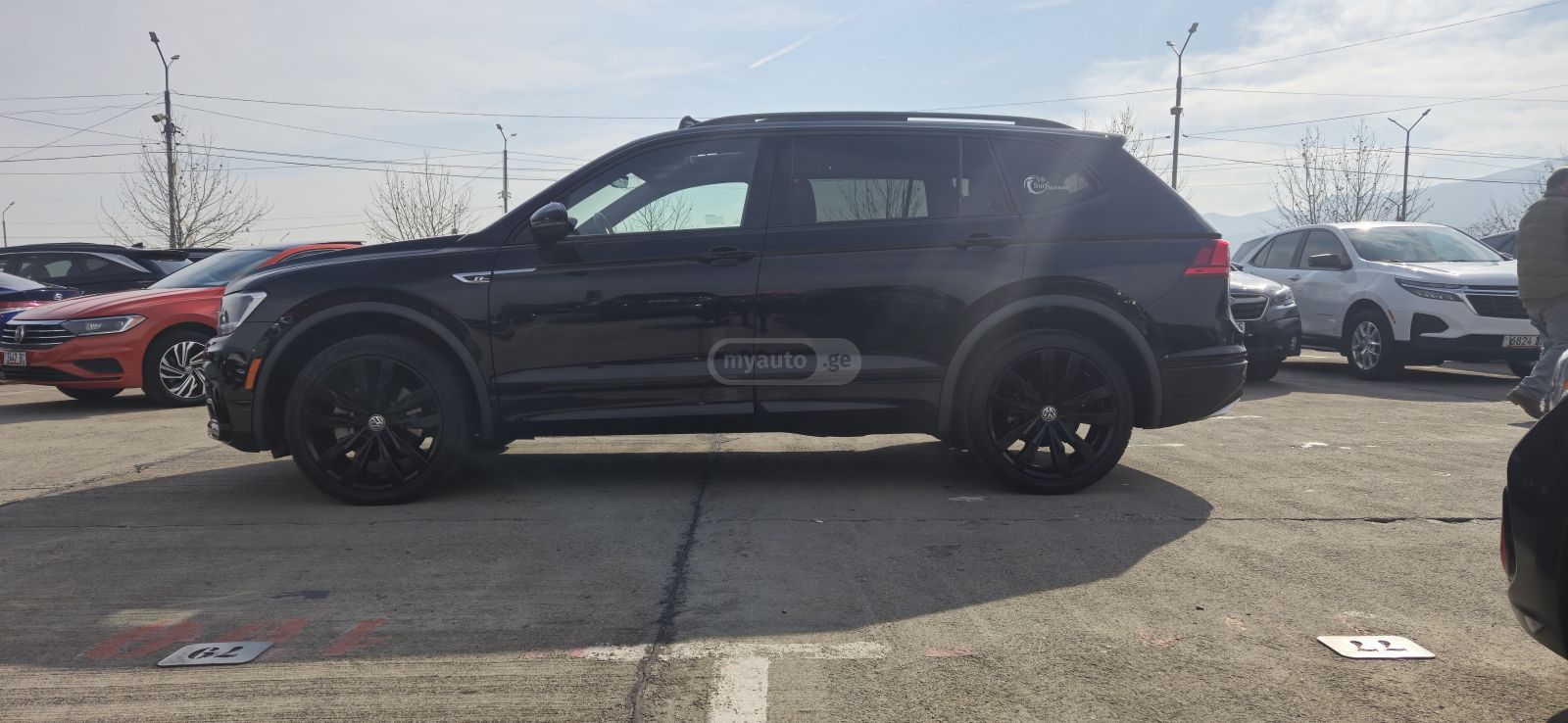 Volkswagen Tiguan - фото 4