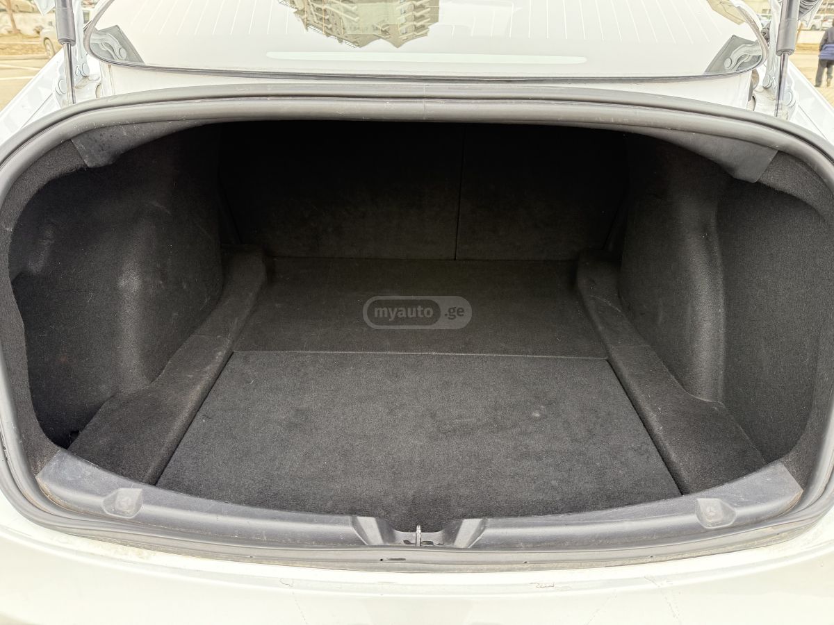 Tesla Model 3 - фото 13