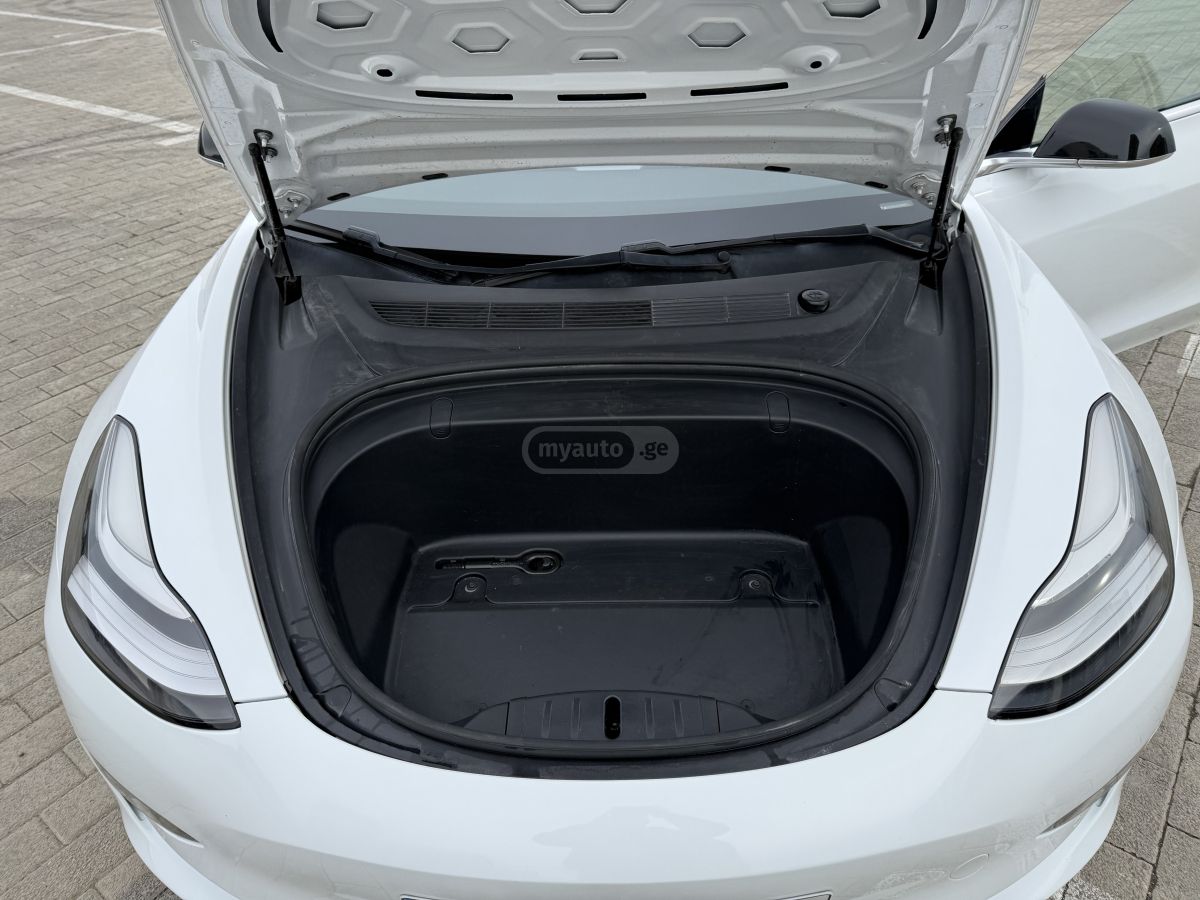 Tesla Model 3 - фото 14