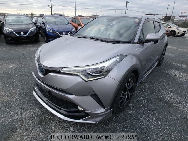 Toyota CHR - фото 1