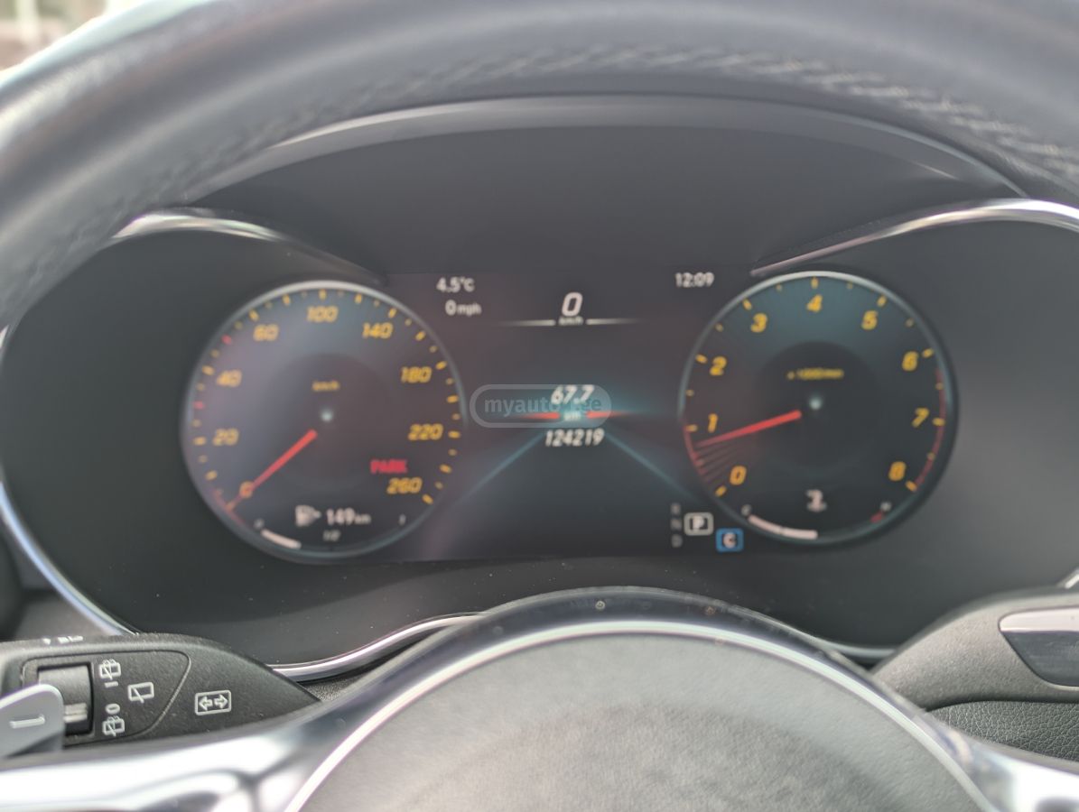 Mercedes-Benz GLC 300 - фото 9