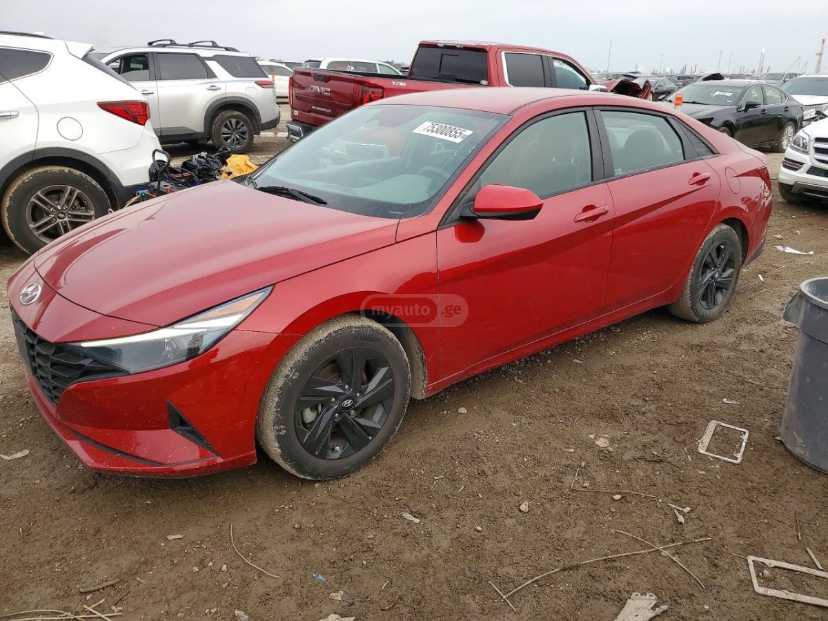 Hyundai Elantra - фото 1