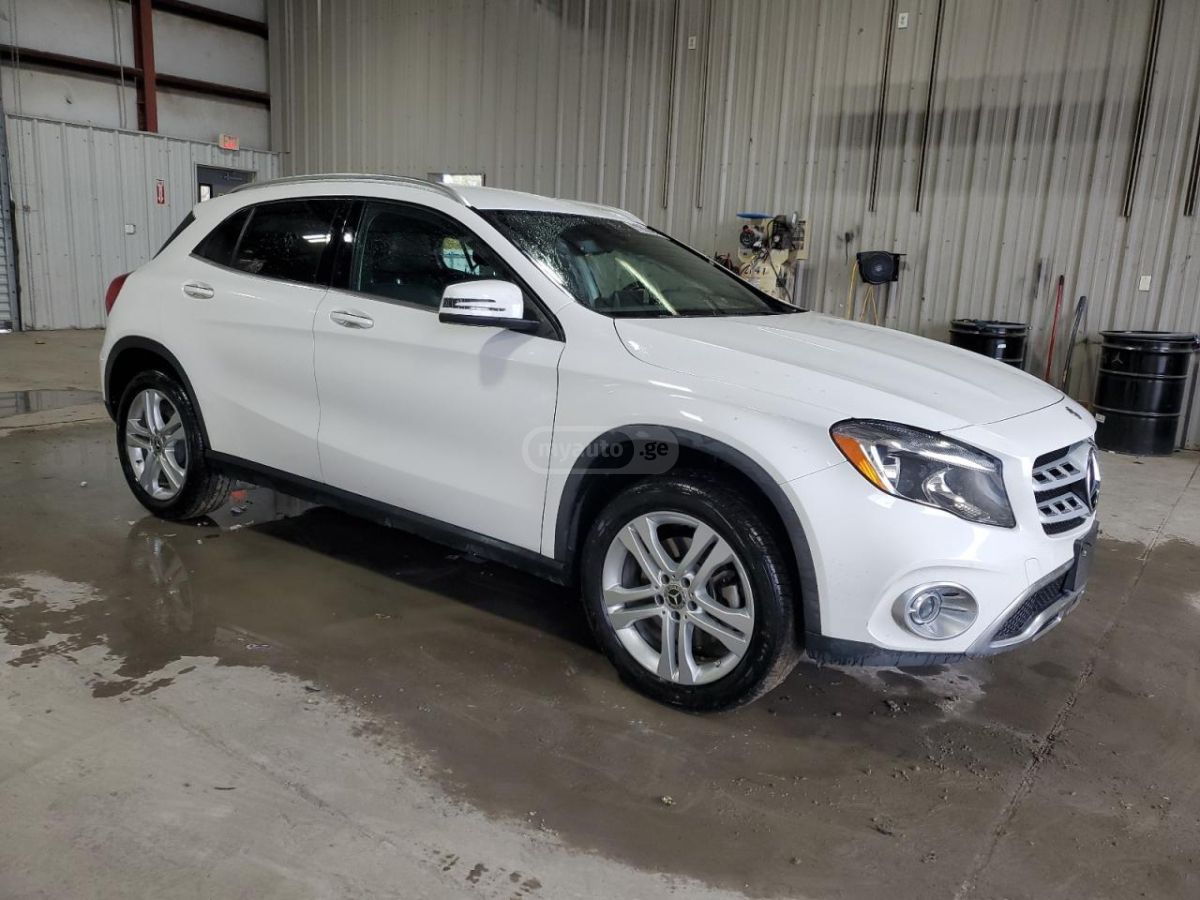 Mercedes-Benz Base GLA 250 4dr All-Wheel Dri — миниатюра 4