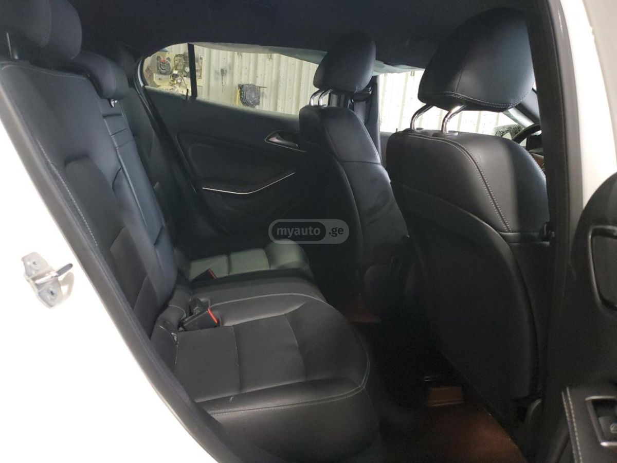 Mercedes-Benz Base GLA 250 4dr All-Wheel Dri — миниатюра 8