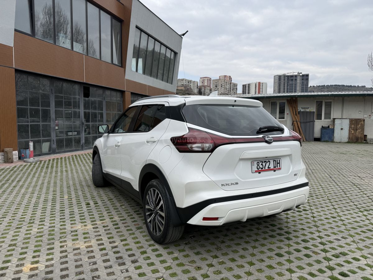 Nissan Kicks - фото 1