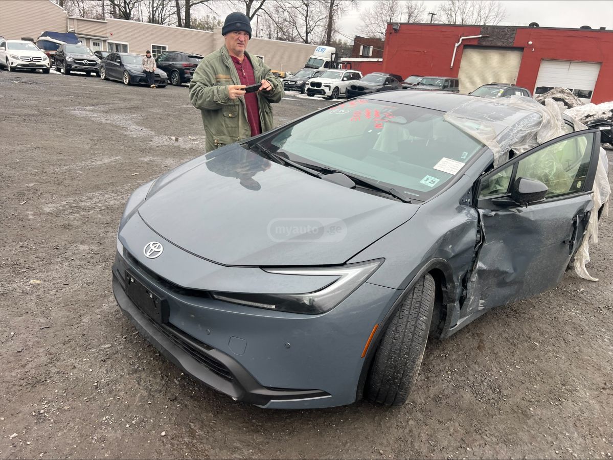 Toyota Prius - фото 8