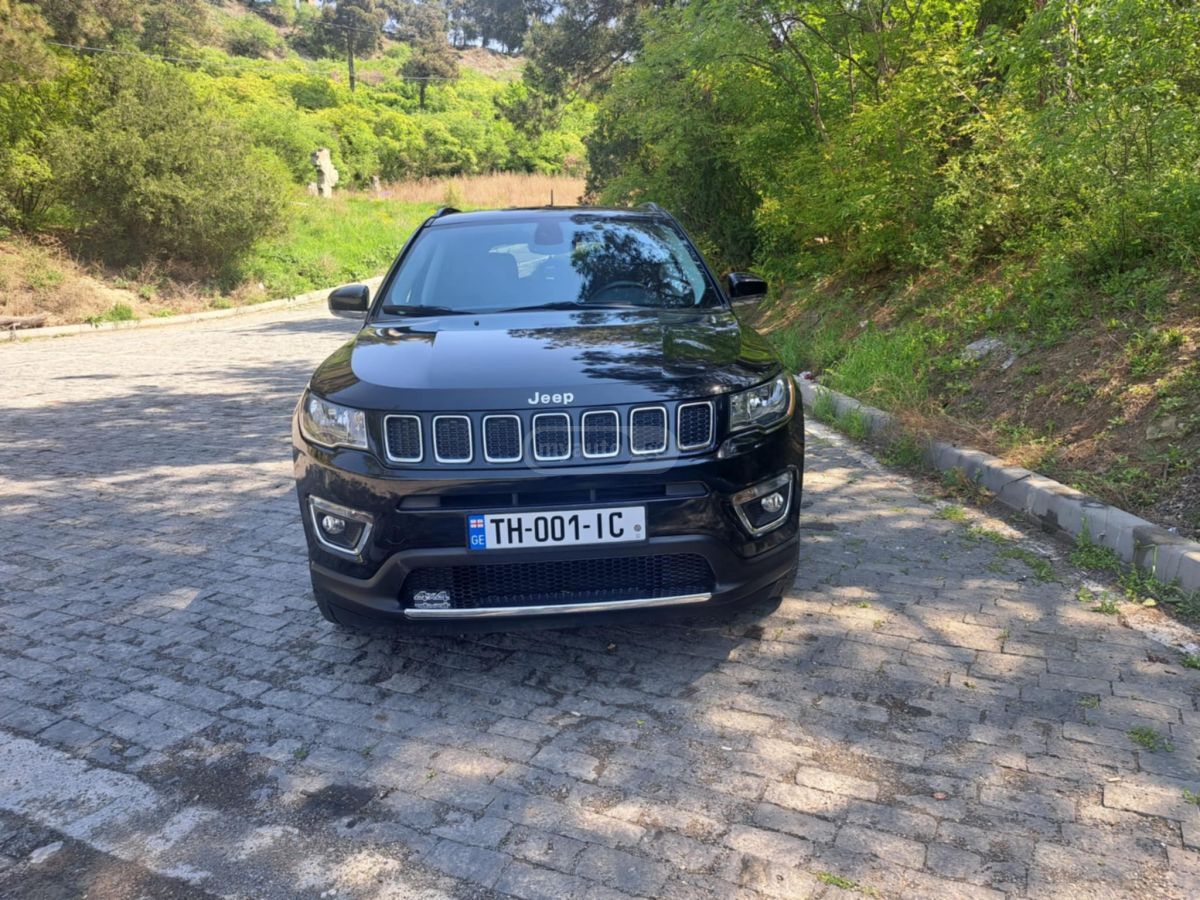 Jeep Compass - фото 1