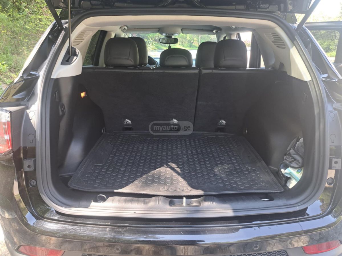 Jeep Compass - фото 10