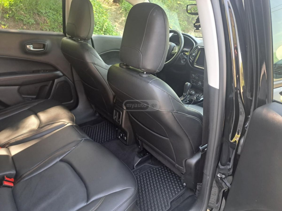 Jeep Compass - фото 9