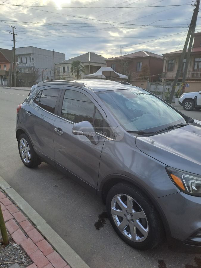 Buick Encore - фото 1