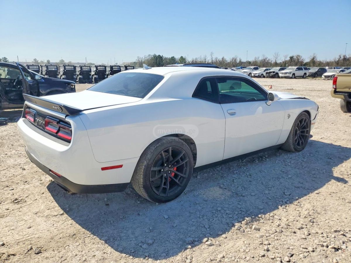 Dodge Challenger 2023 — миниатюра 3