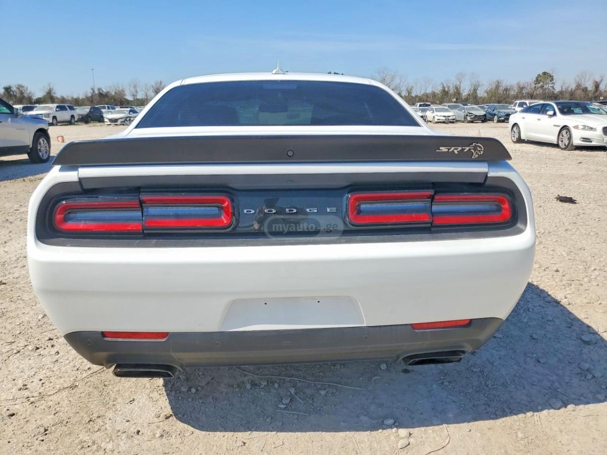 Dodge Challenger 2023 — миниатюра 6